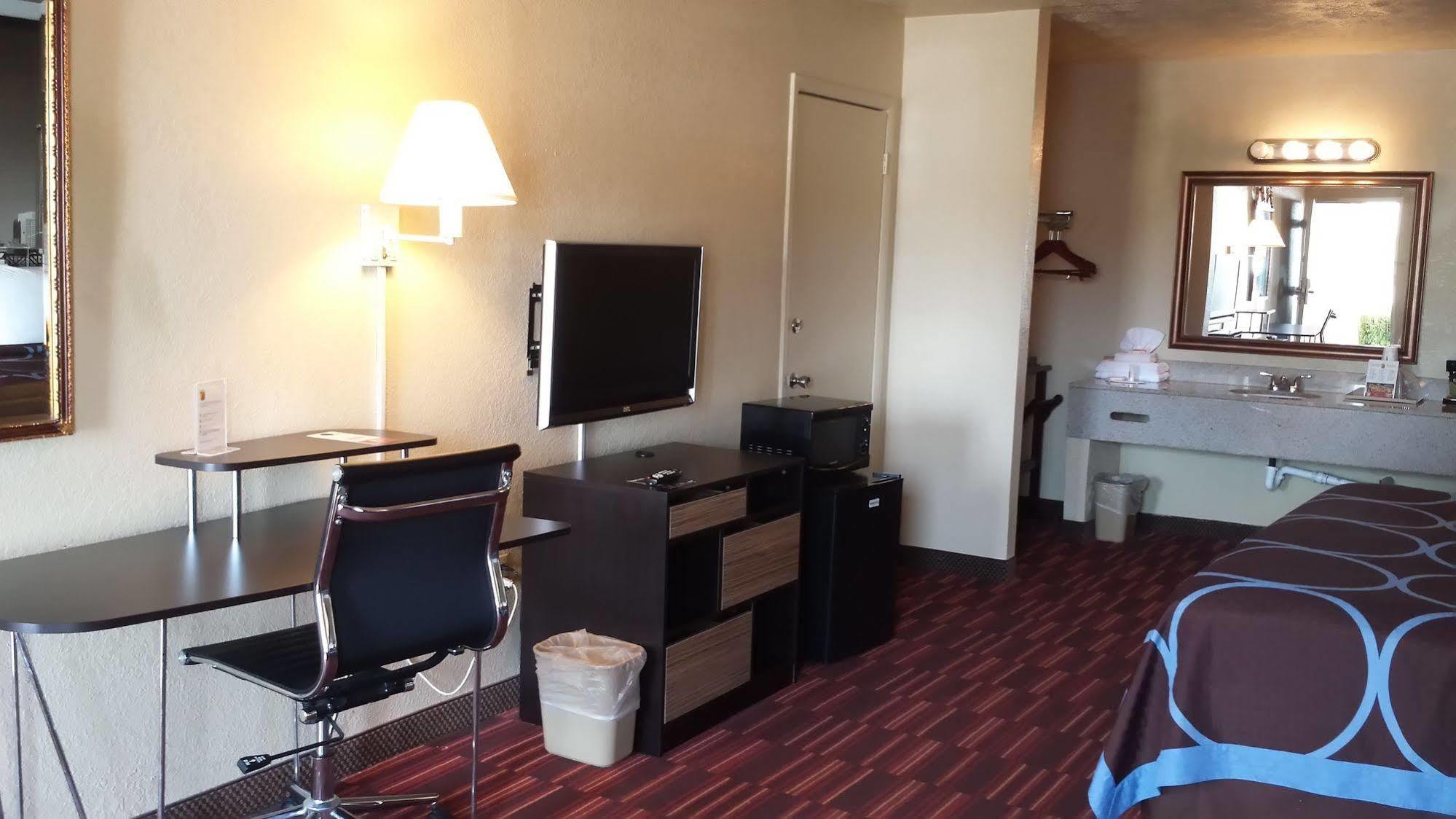 Super 8 By Wyndham College Park/Atlanta Airport West Motel Dış mekan fotoğraf