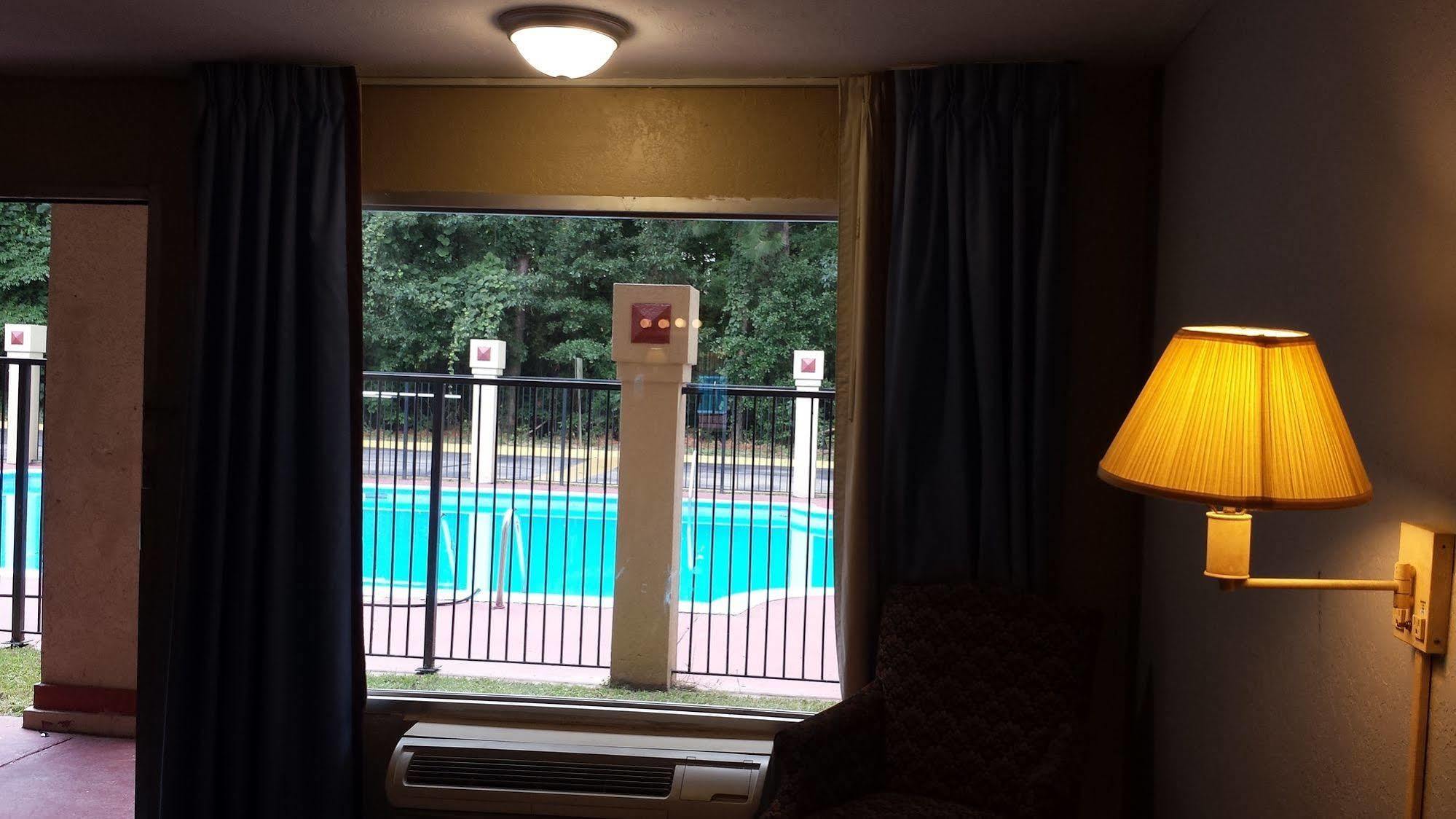 Super 8 By Wyndham College Park/Atlanta Airport West Motel Dış mekan fotoğraf